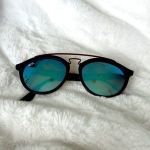 Ray Ban 4257 Gatsby Sunglasses in Red/Black